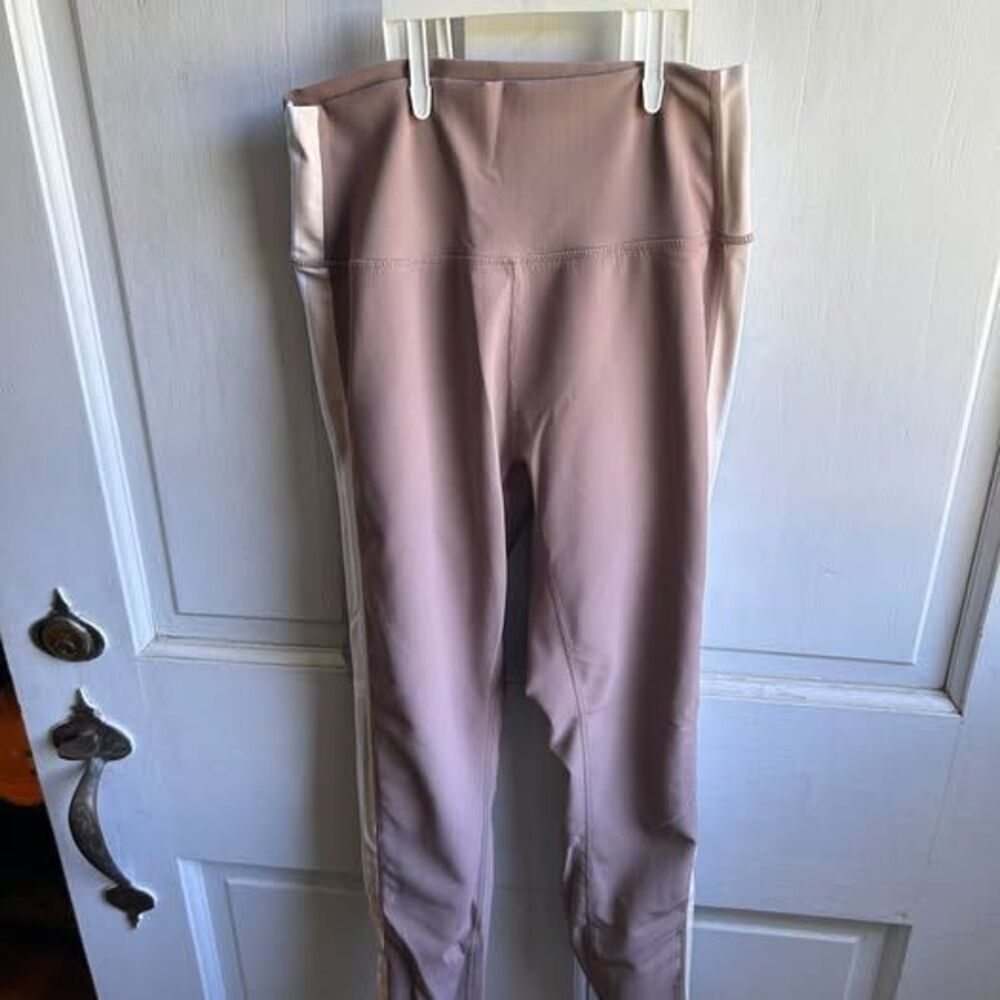 WILO Ribbed High-Waisted Leggings with Side Stripes